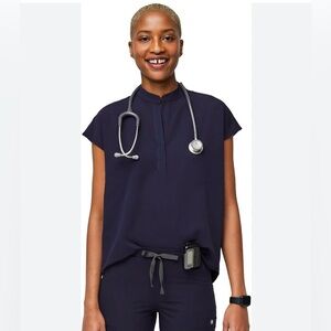 Figs Rafaela Scrub Top in quiet navy, XS